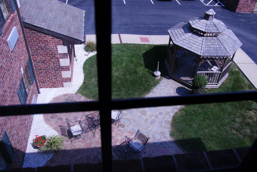 Country Hearth Inn & Suites Edwardsville Extérieur photo