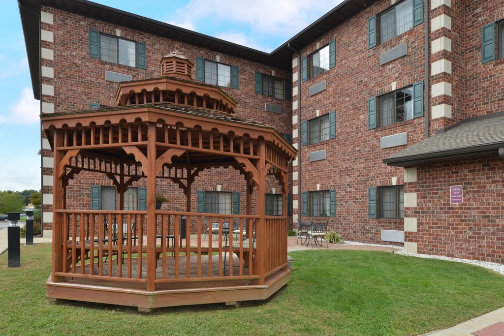 Country Hearth Inn & Suites Edwardsville Extérieur photo