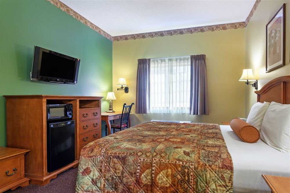 Country Hearth Inn & Suites Edwardsville Extérieur photo