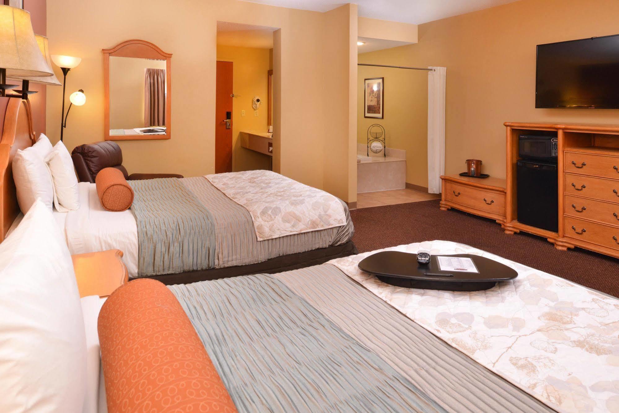 Country Hearth Inn & Suites Edwardsville Extérieur photo