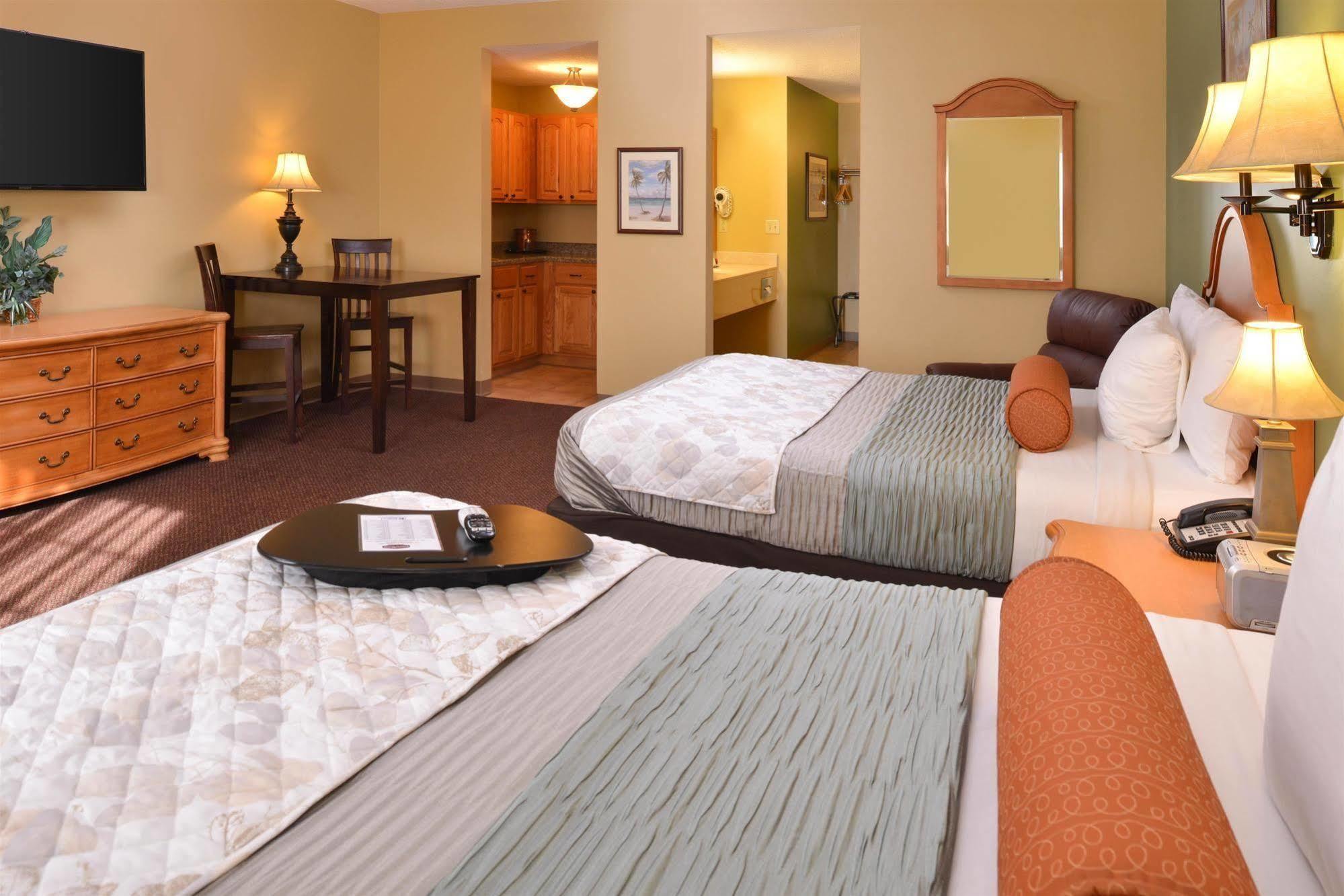 Country Hearth Inn & Suites Edwardsville Extérieur photo