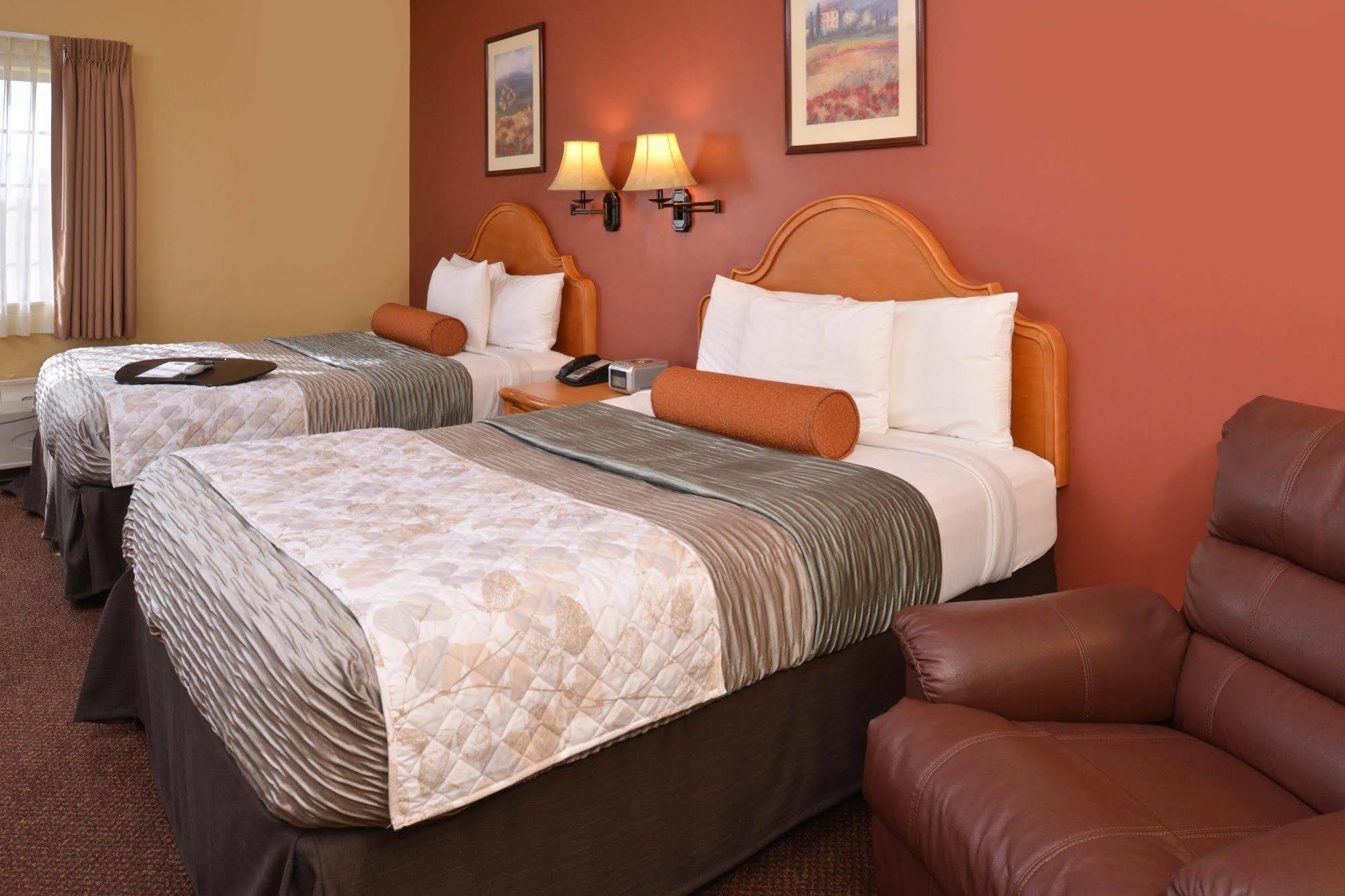 Country Hearth Inn & Suites Edwardsville Extérieur photo