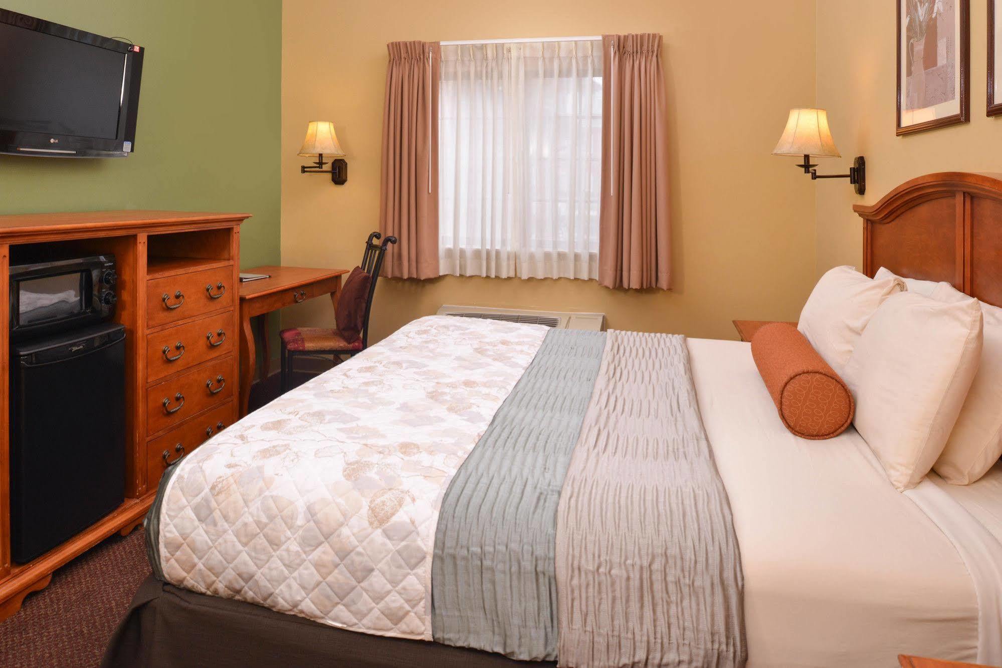 Country Hearth Inn & Suites Edwardsville Extérieur photo