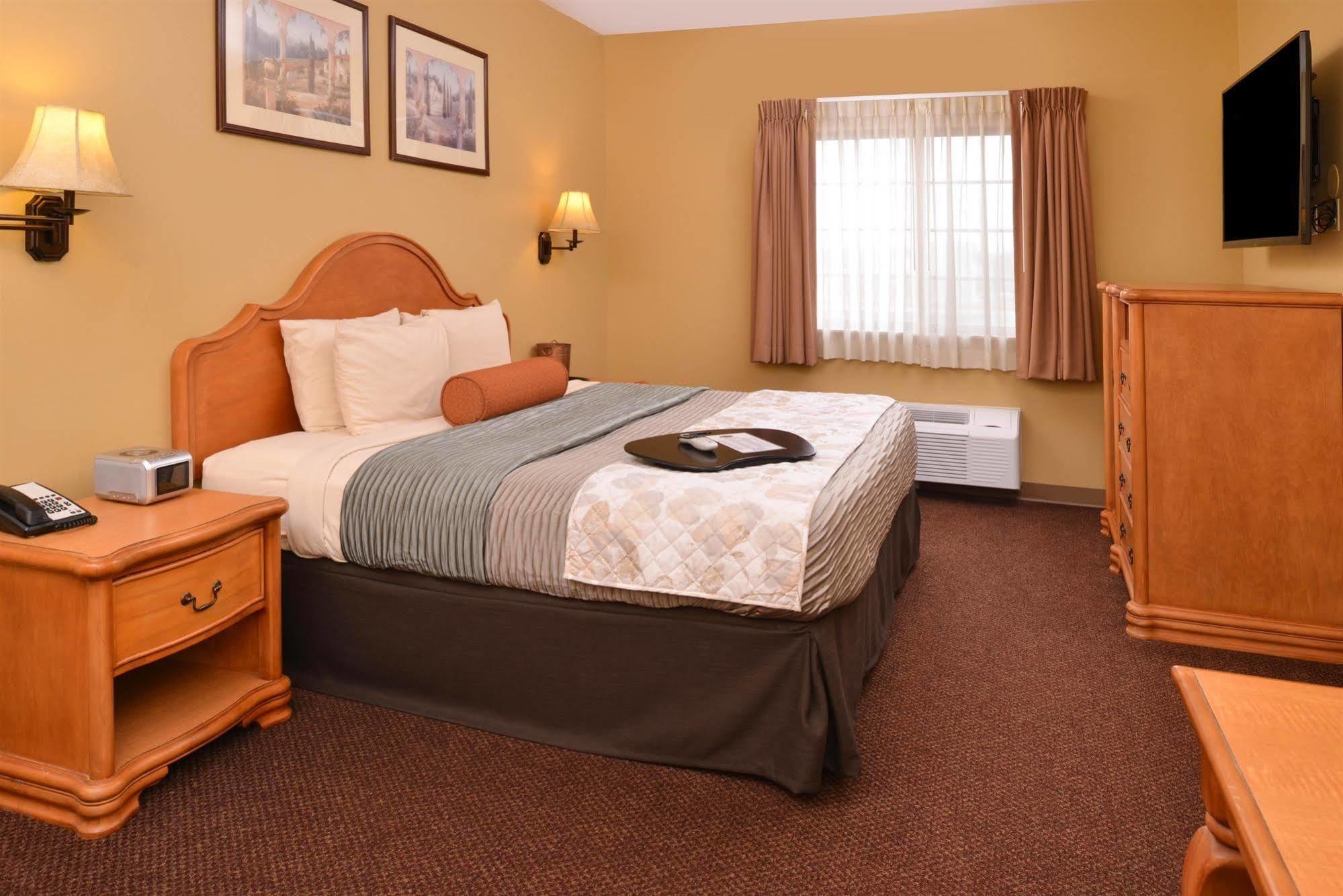Country Hearth Inn & Suites Edwardsville Extérieur photo