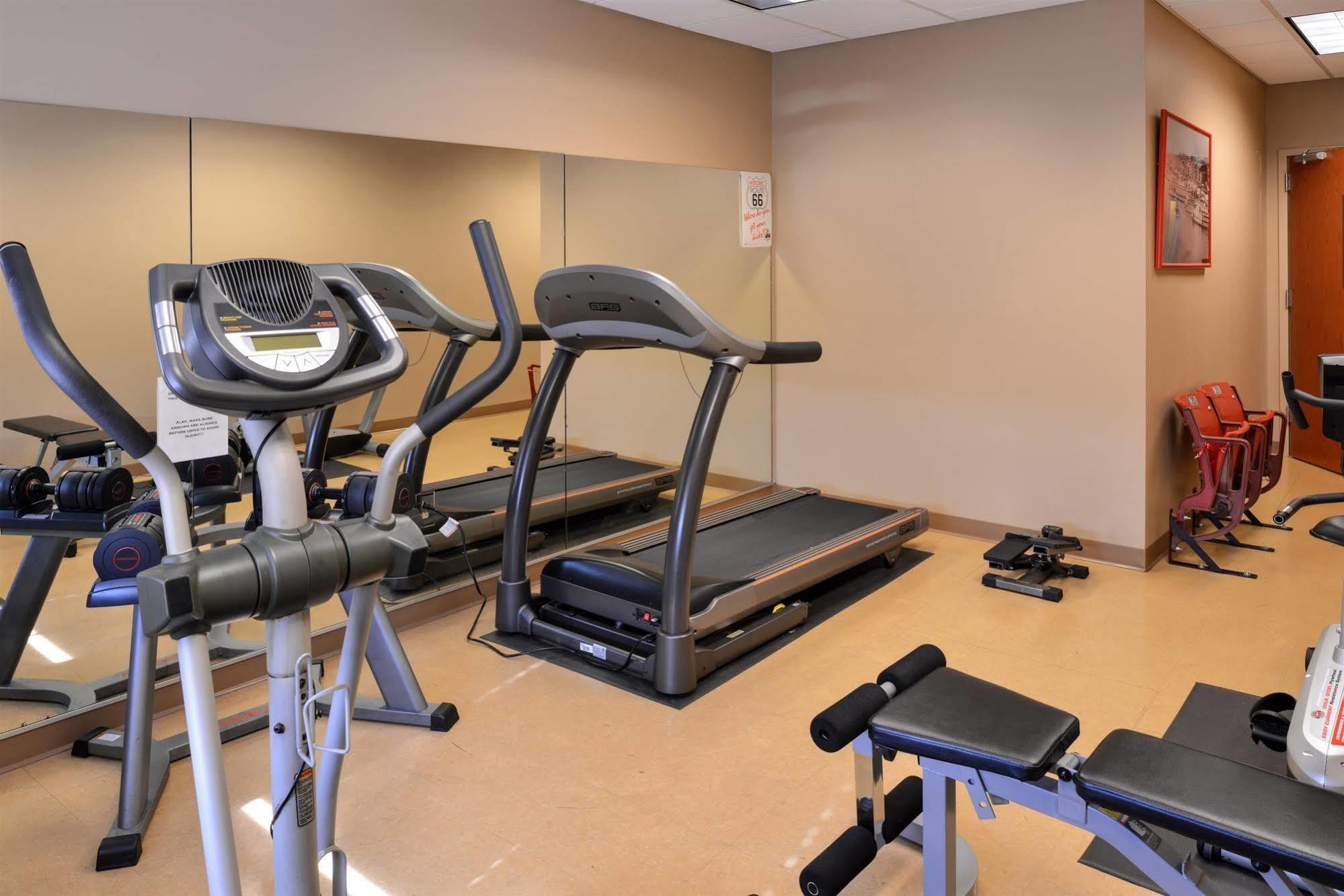 Country Hearth Inn & Suites Edwardsville Extérieur photo