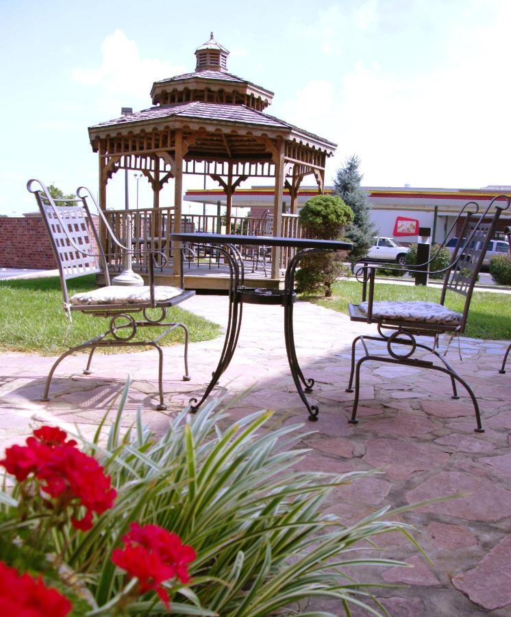 Country Hearth Inn & Suites Edwardsville Extérieur photo